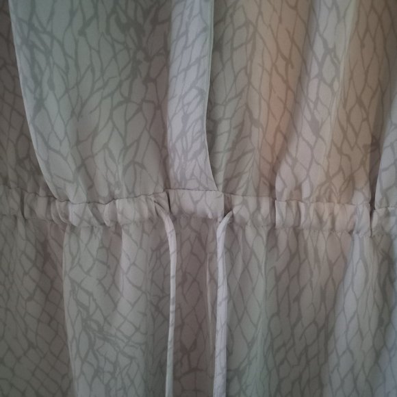 aritzia babaton bennett dress in cream/light gray print - Picture 4 of 4